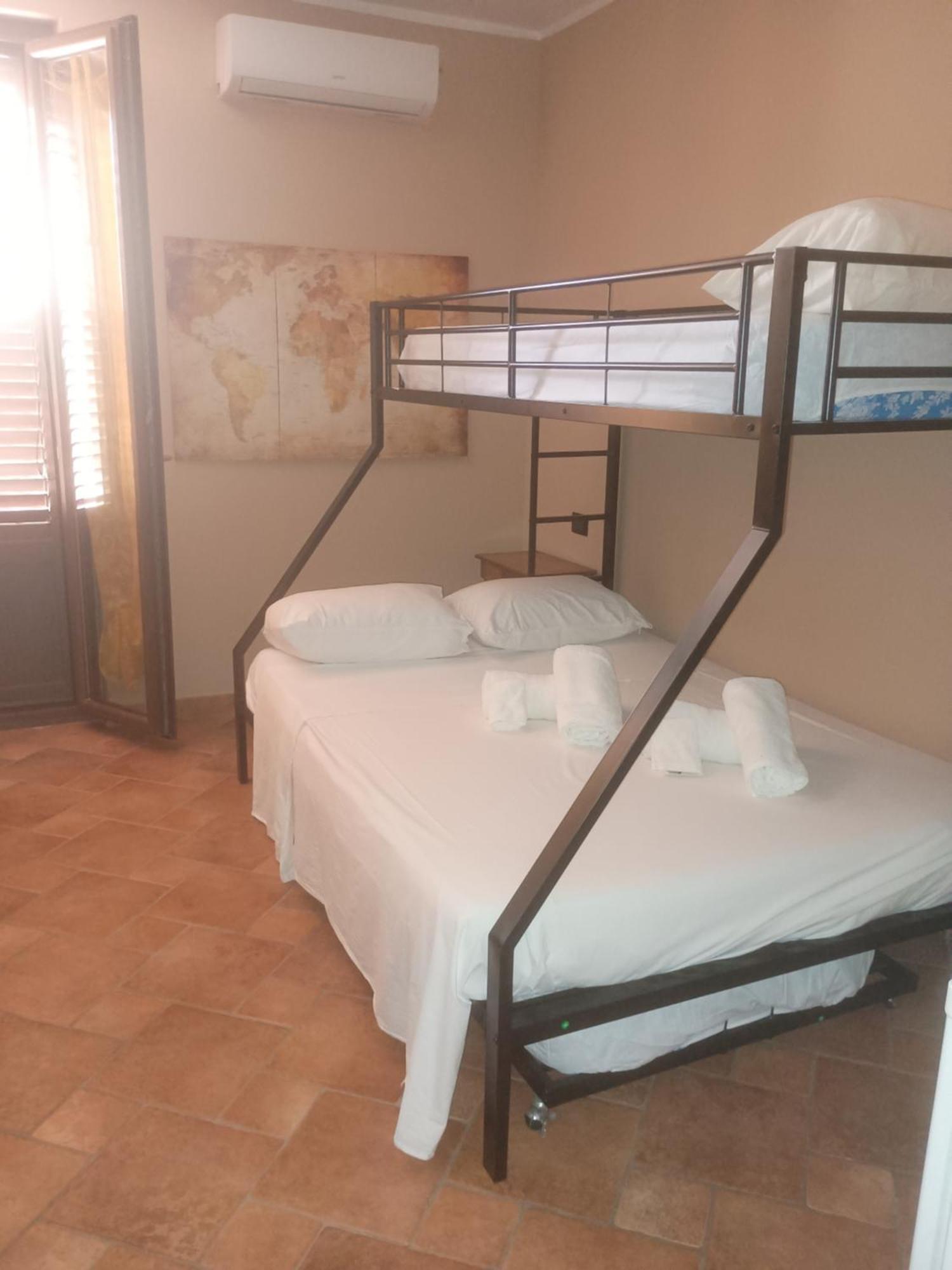 Casa Alice Hotel Изола деле Фемине Екстериор снимка